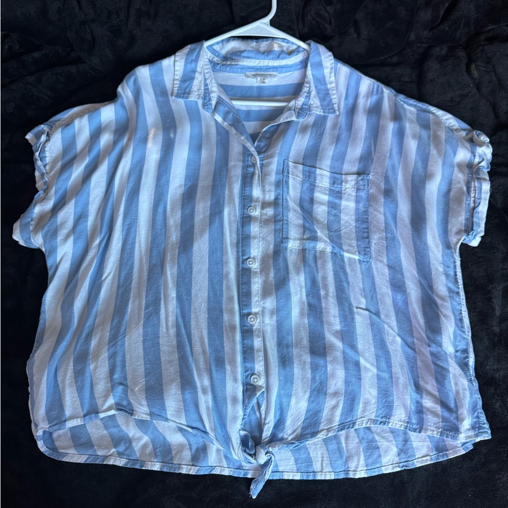 Beachlunchlounge Sky and White Shirt